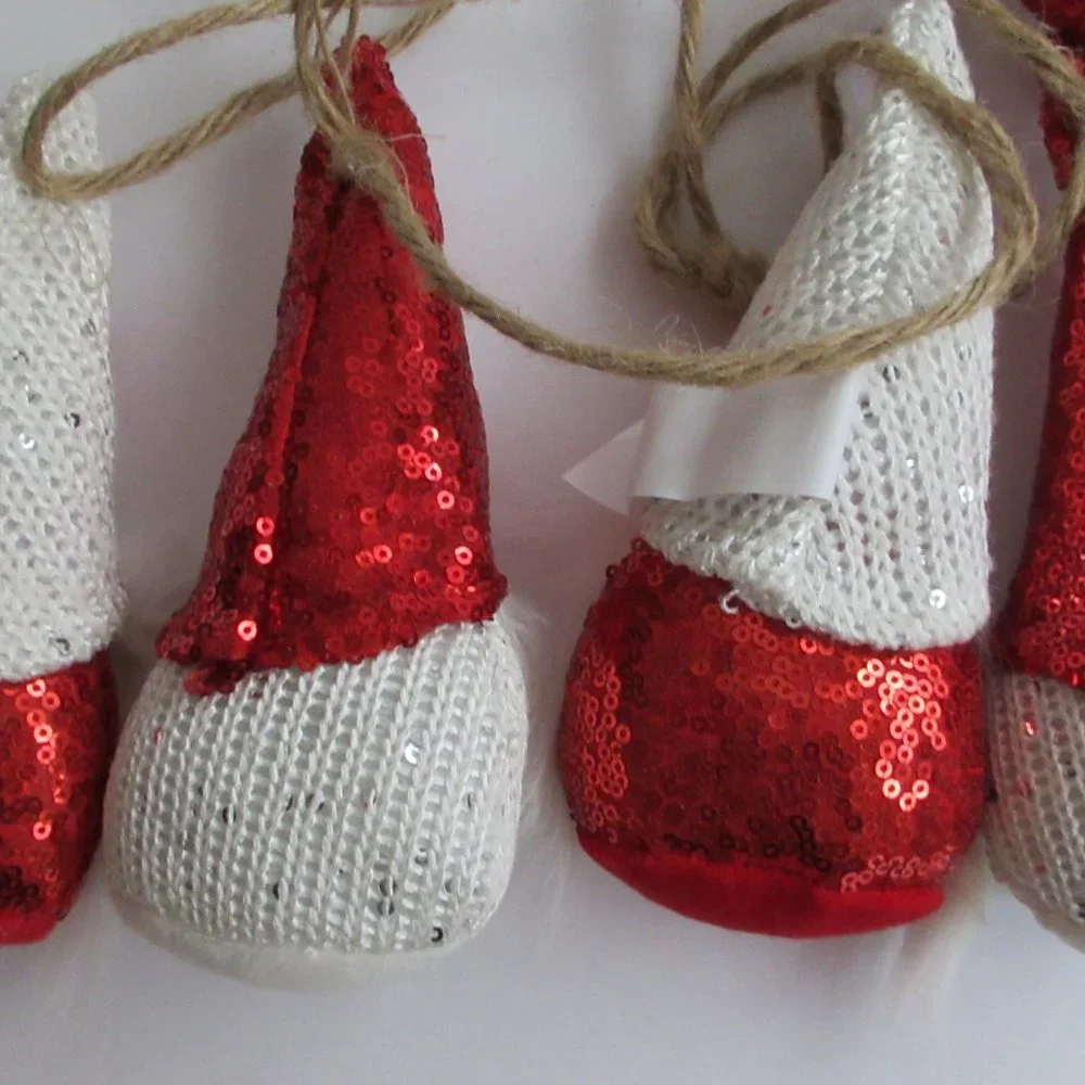 Valentine's Day Gnomes Hearts Love & Cupcakes Red & White Gnomes 6' Ft Garland